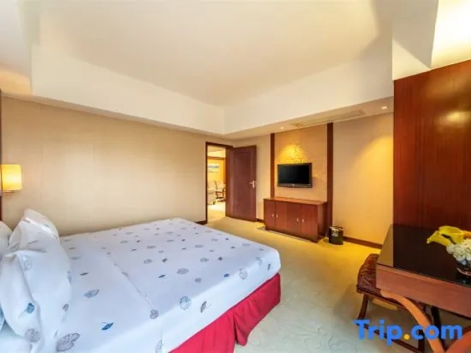 2 Bedrooms Twin Family Suite