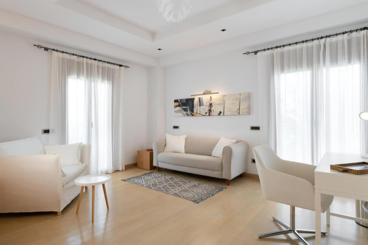 Love White Villa