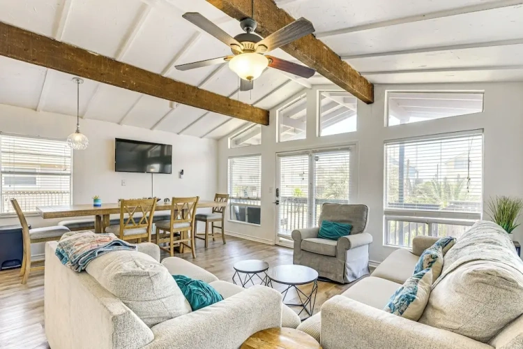 3 Bedrooms Cottage