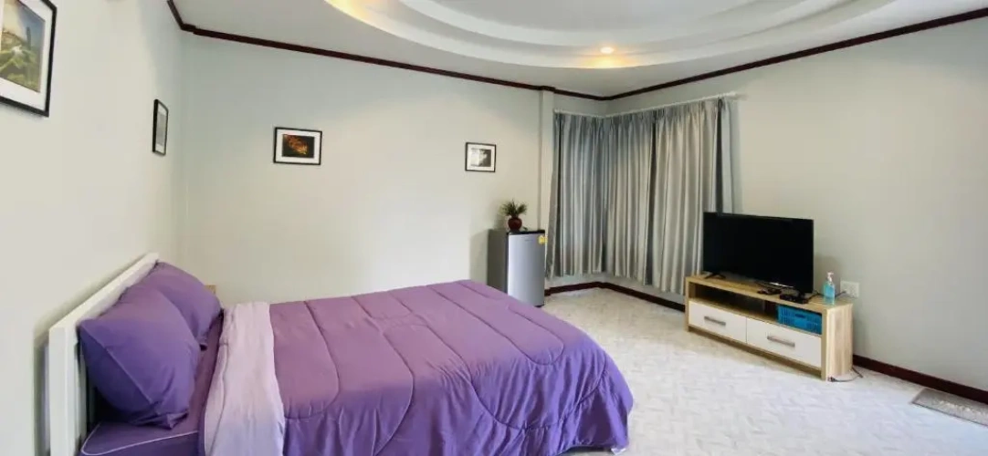 1 Bedroom Bungalow with mountain view