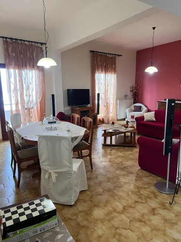 3 Bedrooms Cottage with balcony