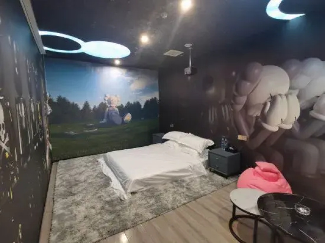 92 Bayin Box Entertainment Hotel