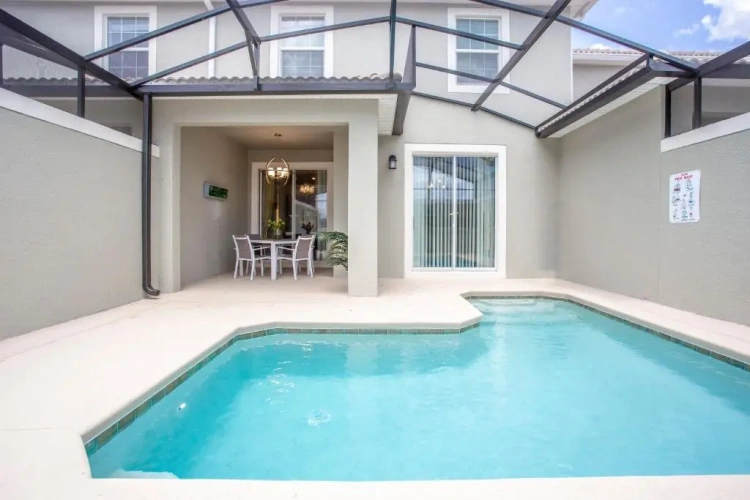 4 Bedrooms Cottage