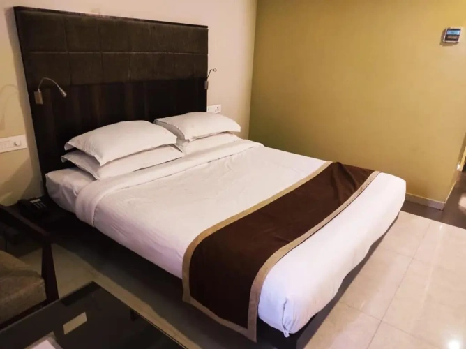 1 Bedroom Executive Double room with city view