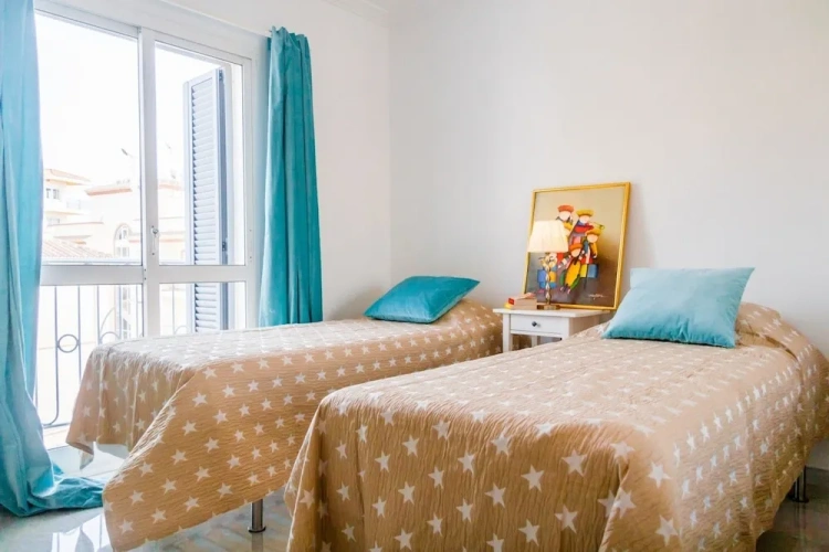 3 Bedrooms Apartment