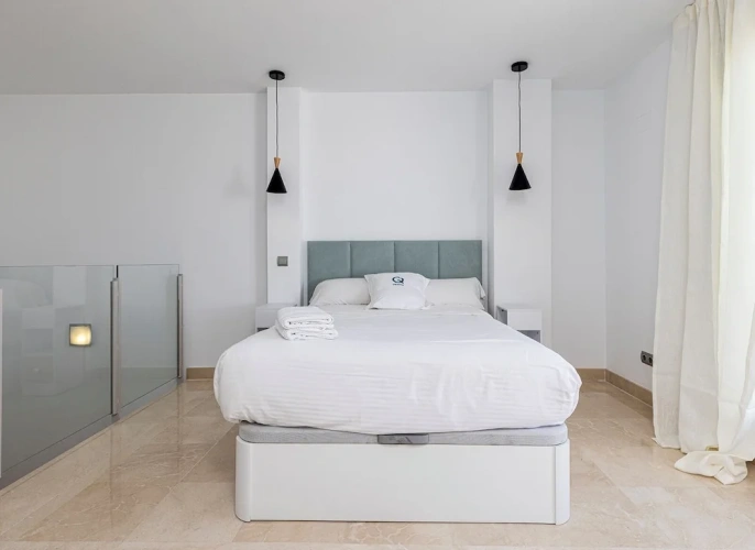 2 Bedrooms Attic Apartment with balcony and with city view