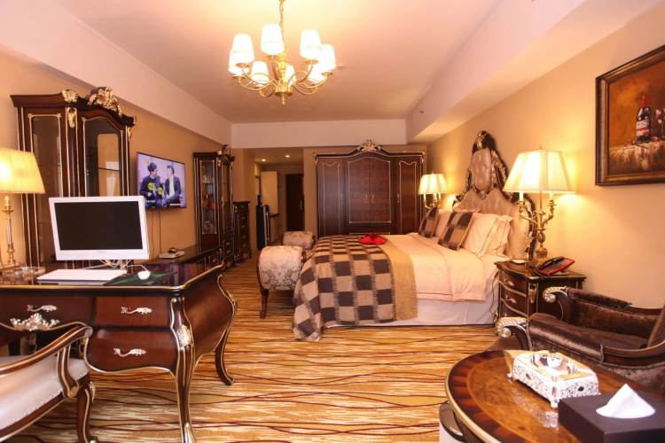 Chengdu Longhu Haibin Hotel