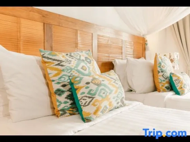 3 Bedrooms Luxury Sextuple Villa beachfront
