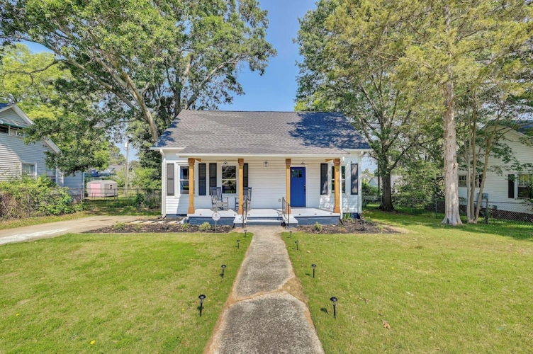 2 Bedrooms Cottage