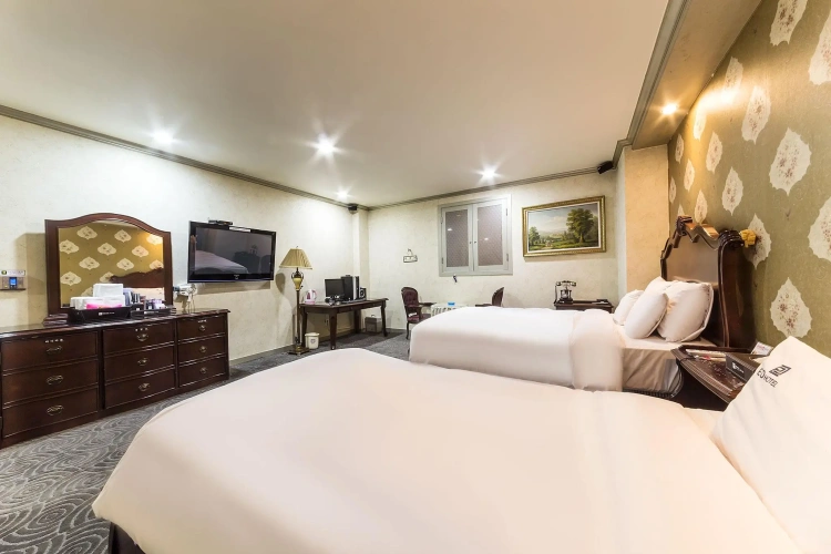 Standard Double Suite