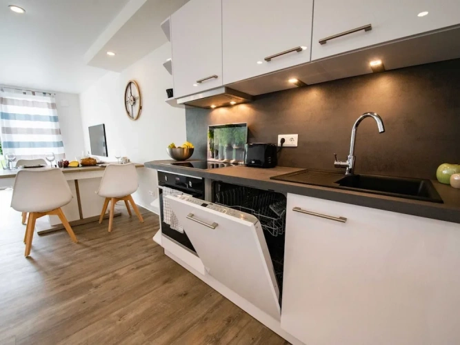 3 Bedrooms Luxury Cottage