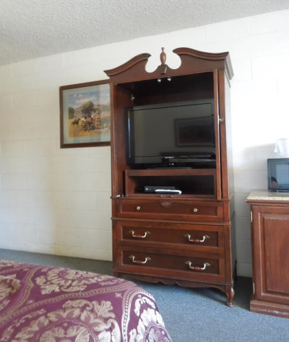 The Pines Motel