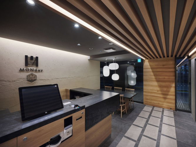 Premium Apart MONday HAMAMATSUCHO Station