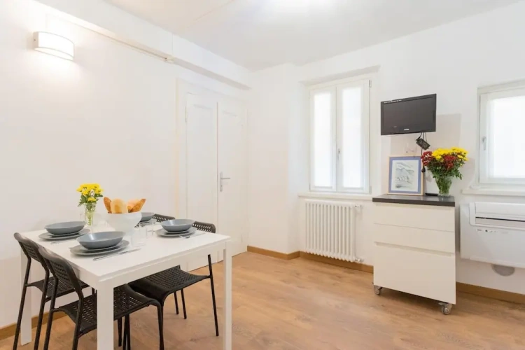 2 Bedrooms Quadruple Apartment