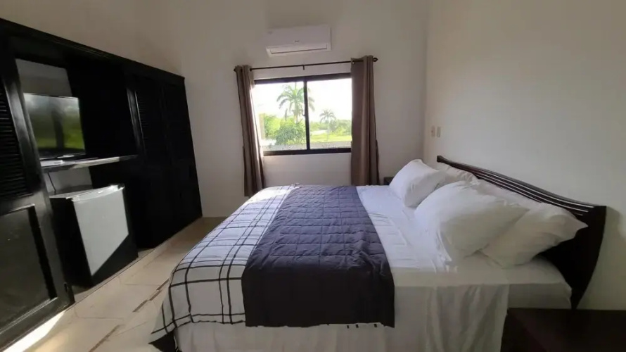 Spacious Private 7 Bedroom - Bachelor s Welcome