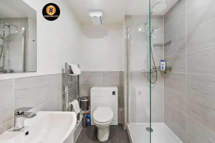 4 Separate Beds, Sleeps 6, Beautiful 2 bed Apt
