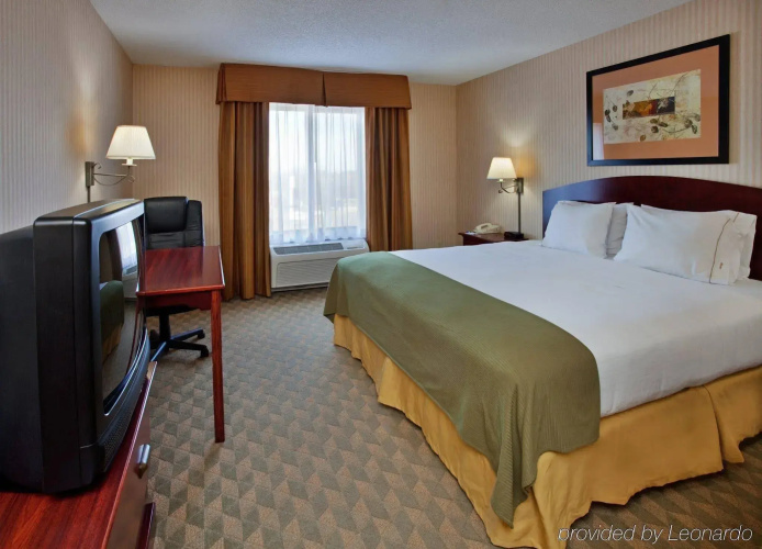 Holiday Inn Express Hotel & Suites Lansing-Leavenworth