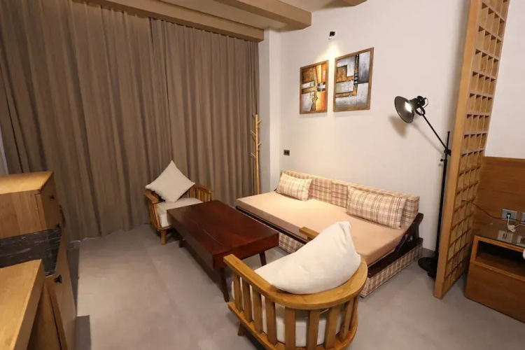Pleasant Tree Hotels