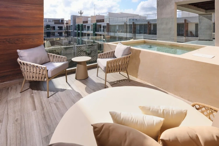 Double Suite with pool view