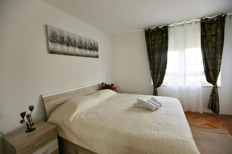 Novi studio apartman Emda u centru Splita, private parking