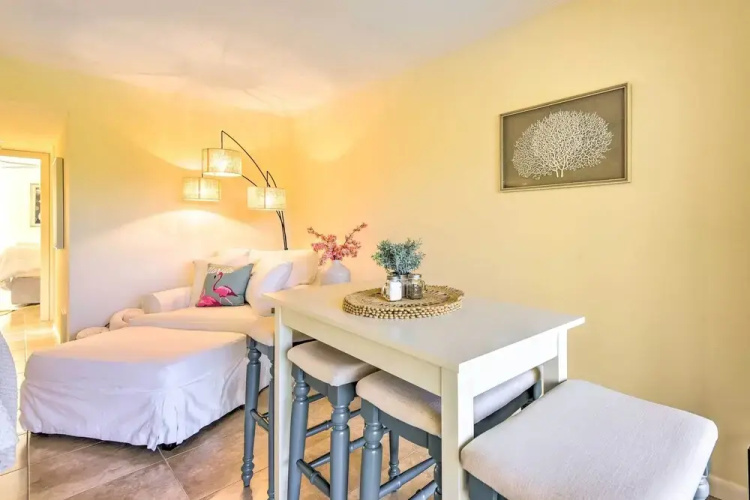 Comfortable Siesta Key Condo w/ Pool Access!