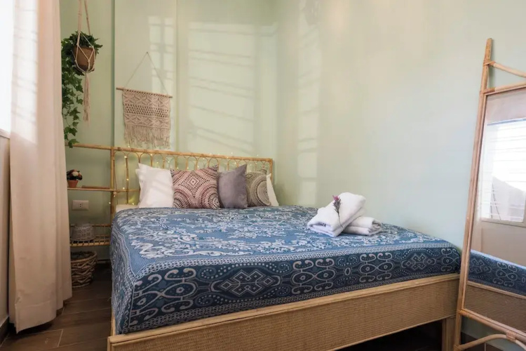 Boho-Chic Cozy 2BR - Apt & Balcony in Mar Mikhael