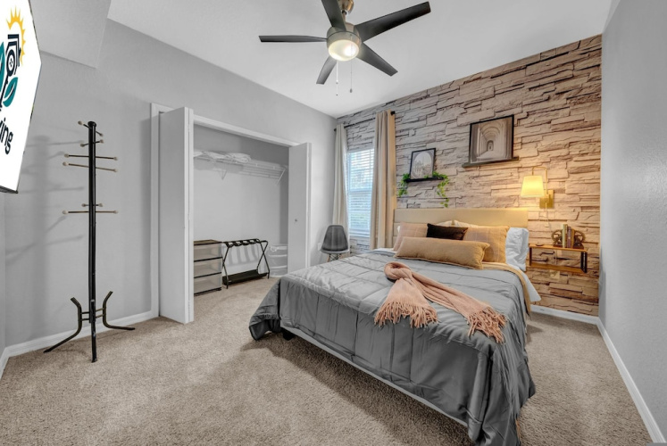 Modern 2BR Pool Gym Pet-friendly 12