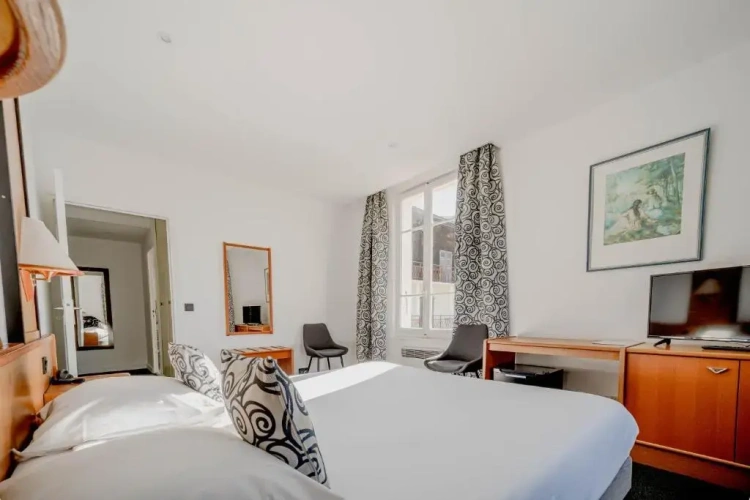 Standard Double room with lake view