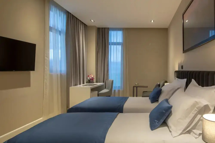 Corona B&B