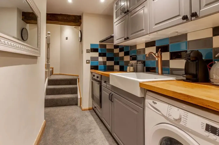 Host Stay Merchant House Basement