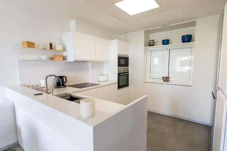 4 Bedrooms Cottage