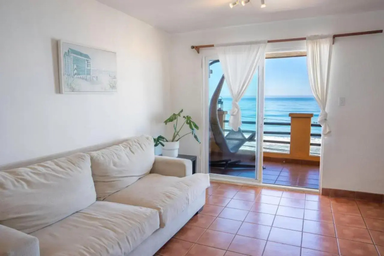 BEACHFRONT Relaxation 1 Bedroom Apt