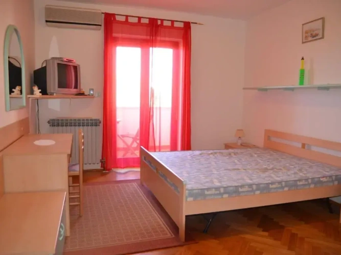 Deluxe Studio