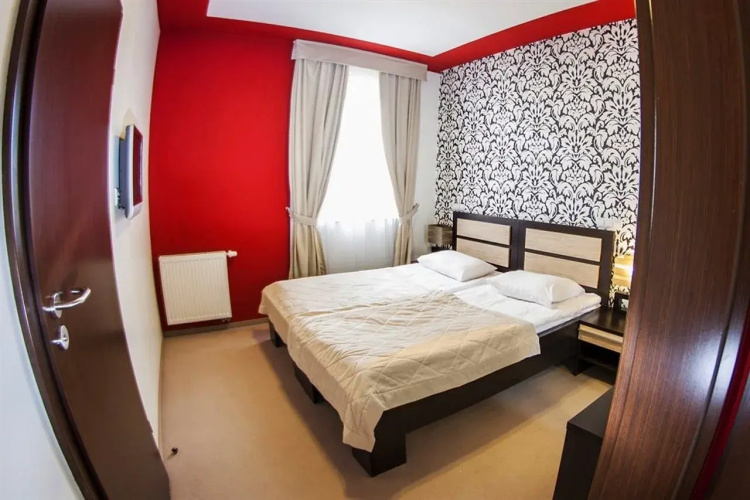 Hotton Hotel