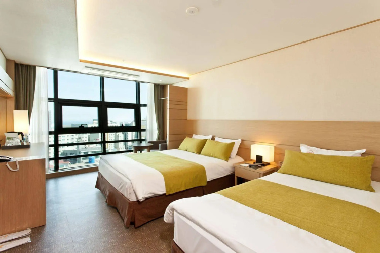L&L Central Hotel