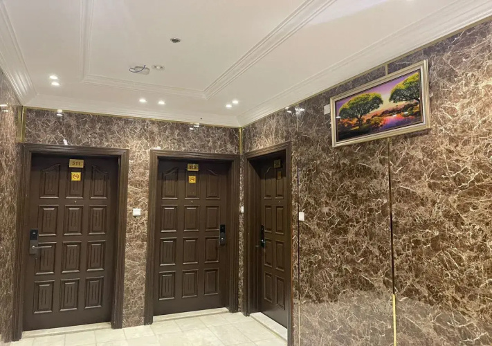 Red Waves suites