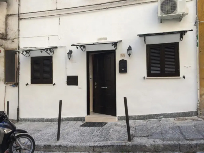 Casa Vacanze Sannazzaro Flat