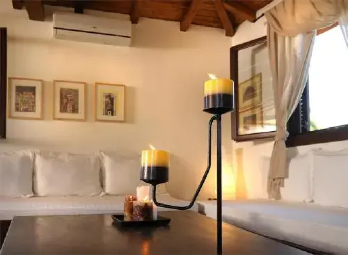 Heos Apartments & Studios