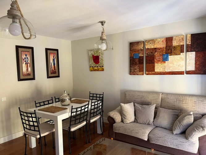Apartamento en Luis Montoto, Nervión. Céntrico
