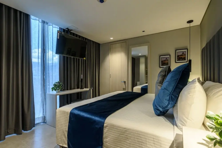 Superior Double room with city view