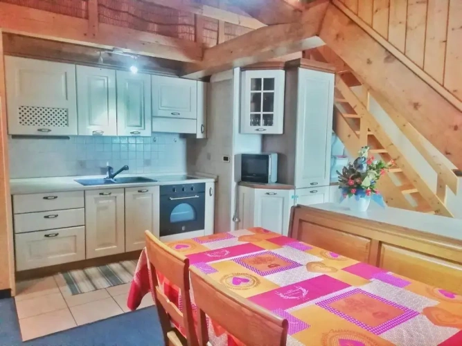 3 Bedrooms Apartment