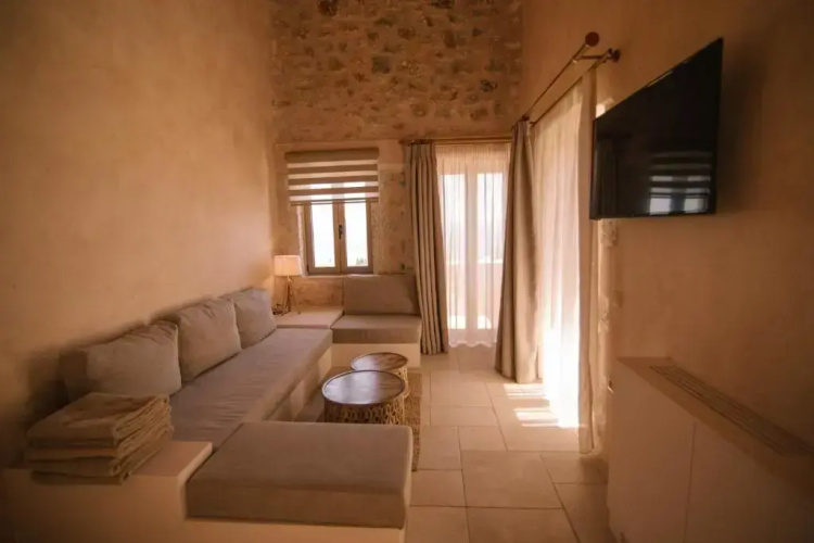 Mani Luxury Suites