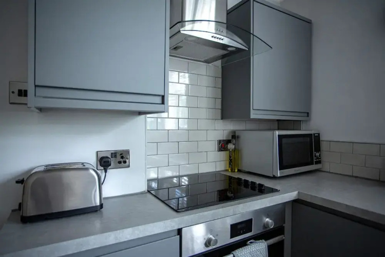 1 Bedroom Apartment With River Views