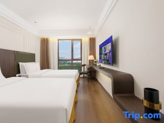 Standard Twin room with bay view