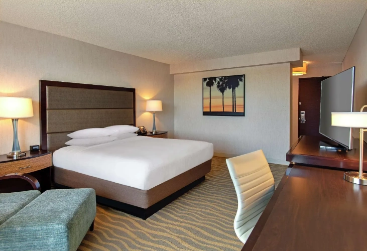 Mobility Accessible with Roll-in Shower Double room