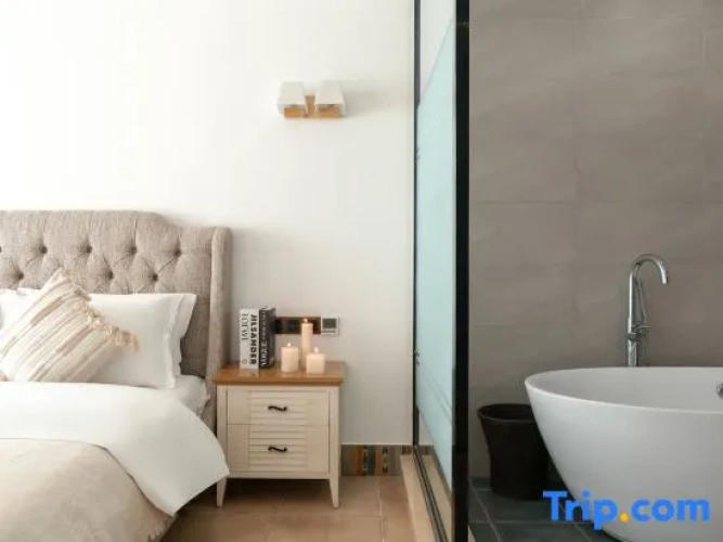 2 Bedrooms Suite with sea view