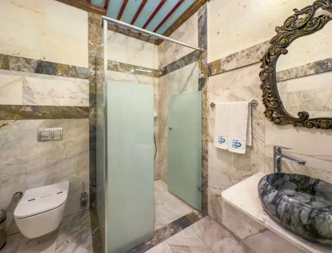 Han Cave Suites