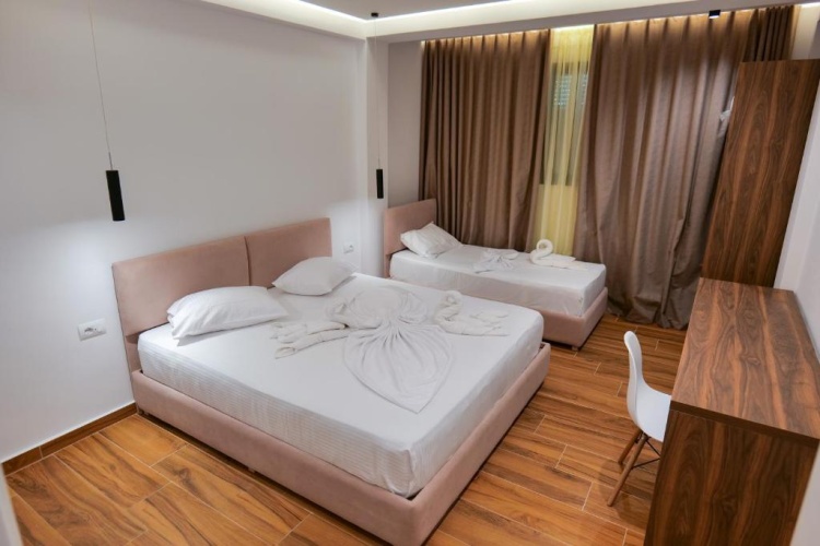 Economy Triple room