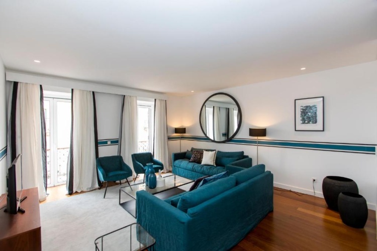 3 Bedrooms Apartment