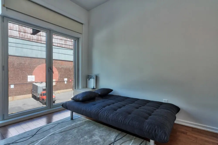 Modern 2BR Condo in Montrea by Namastay